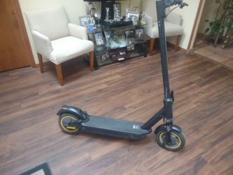 Electric scooter Aovopro Black perfect Condition