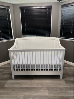 Delta Children White Crib With Mattress