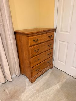 Solid Oak 4-Drawer Dresser Chest