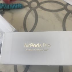 AirPod Pros With Wireless Charging Case 