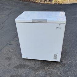 Deep Chest Freezer With Light Free Local Delivery/30 Day Warranty
