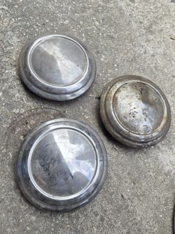 Small Center Caps Quantity:3 Car Truck Antique Classic Vintage Display