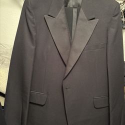 Men’s black tuxedo size 46 R