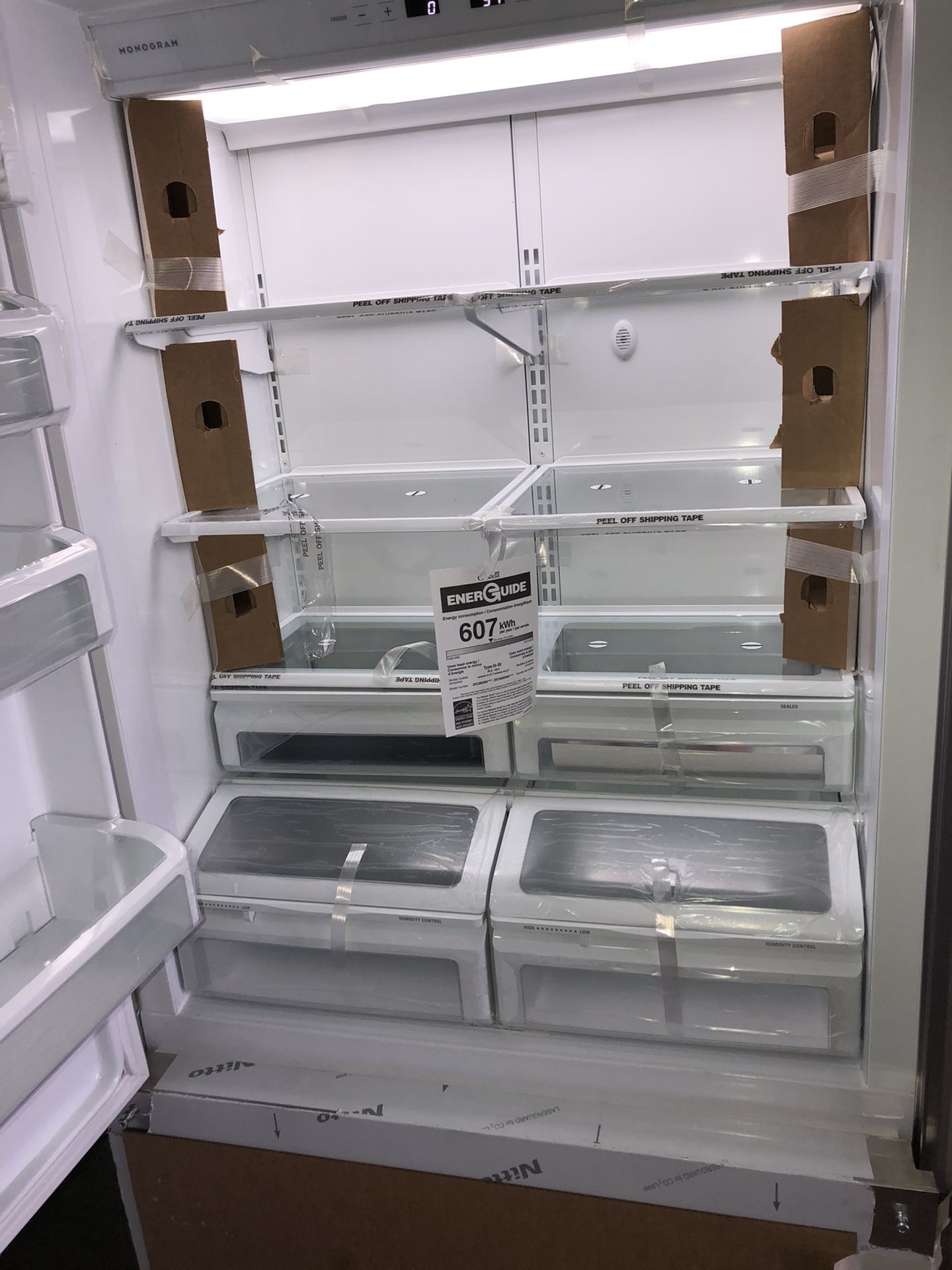 Monogram ZICS360NNLH 36" 21.3 cu.ft. Stainless Steel BuiltIn Bottom