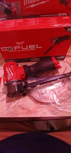 Milwaukee M12 FUEL  sanderTool-Only