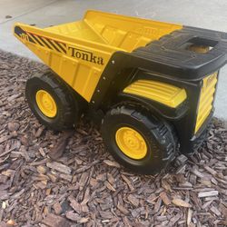 Tonka Dump Truck Toy 