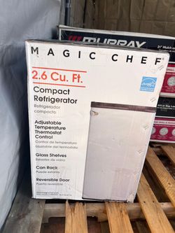 Magic Chef 2.6 cu. ft. Compact Refrigerator.