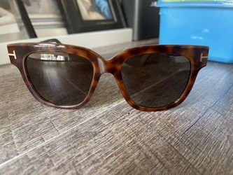 NWOT Tom Ford “Tracy” style Havana colored sunglasses.