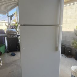 Refrigerator  Used Works Perfect No Problems 
