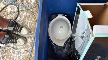 White Ceramic  bowl.