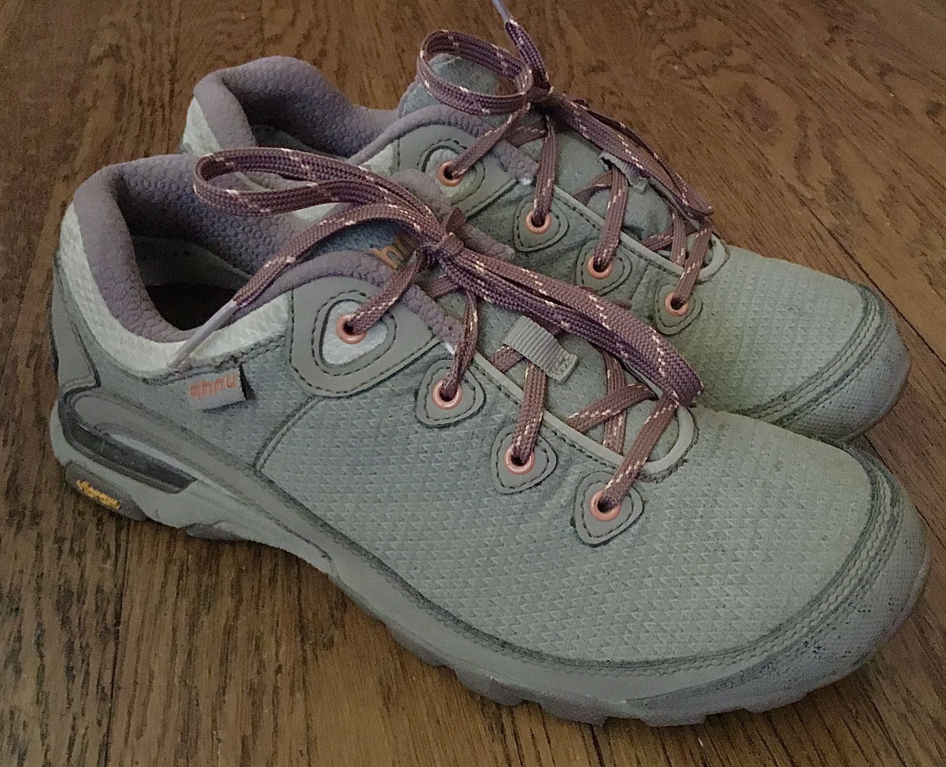 TEVA AHNU WOMENS HIKING SHOES