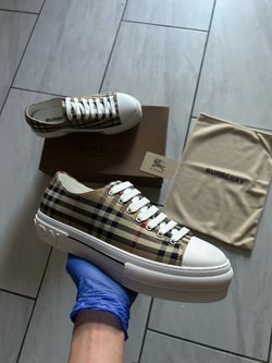 Men Burberry Shoes/Size 9