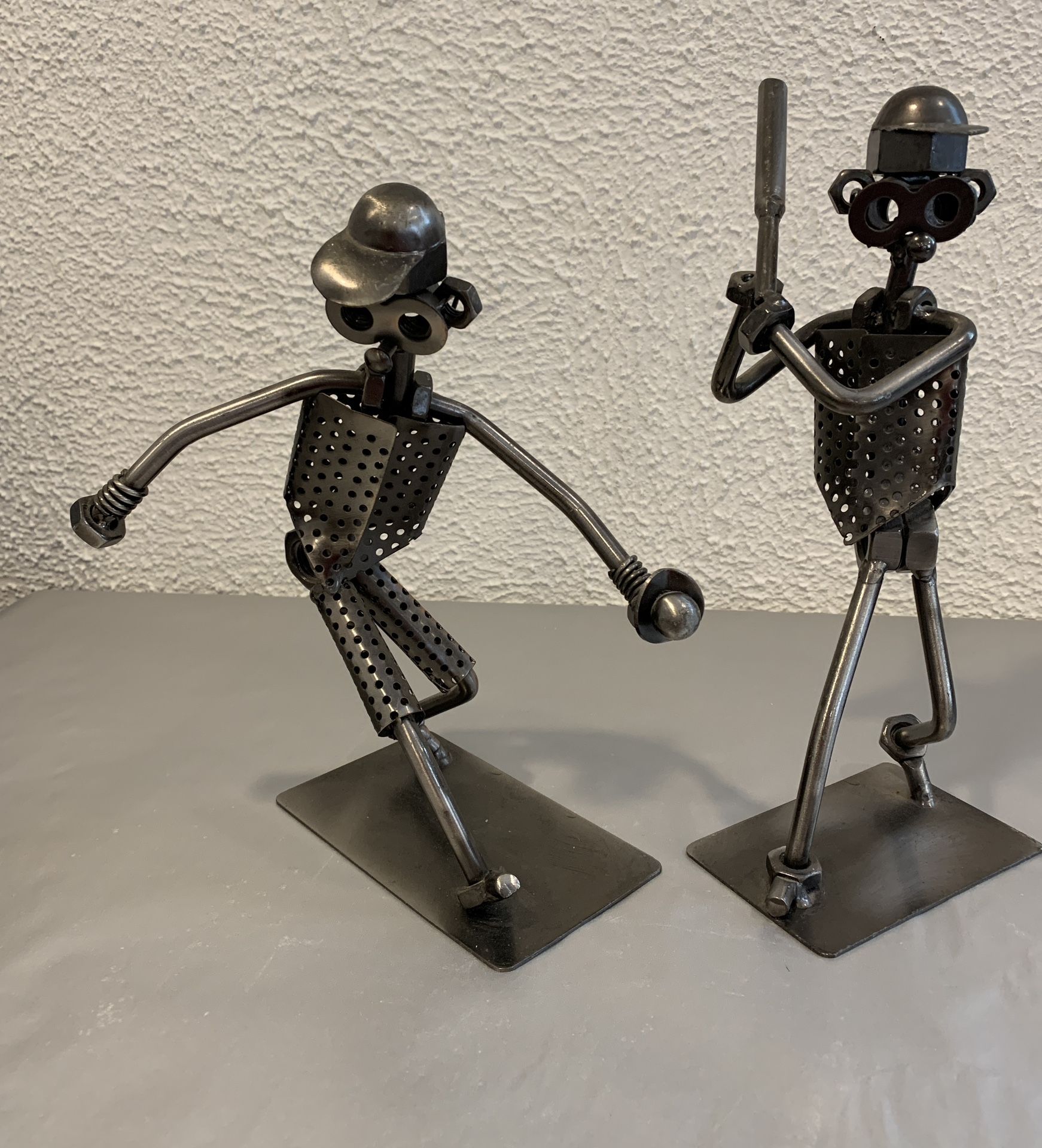 A Pair Of Metal Art Sculpture Baseball Players, Industrial Metal Decor Sculpture And Figurine Nuts and bolts metal baseball players sculpture and fi