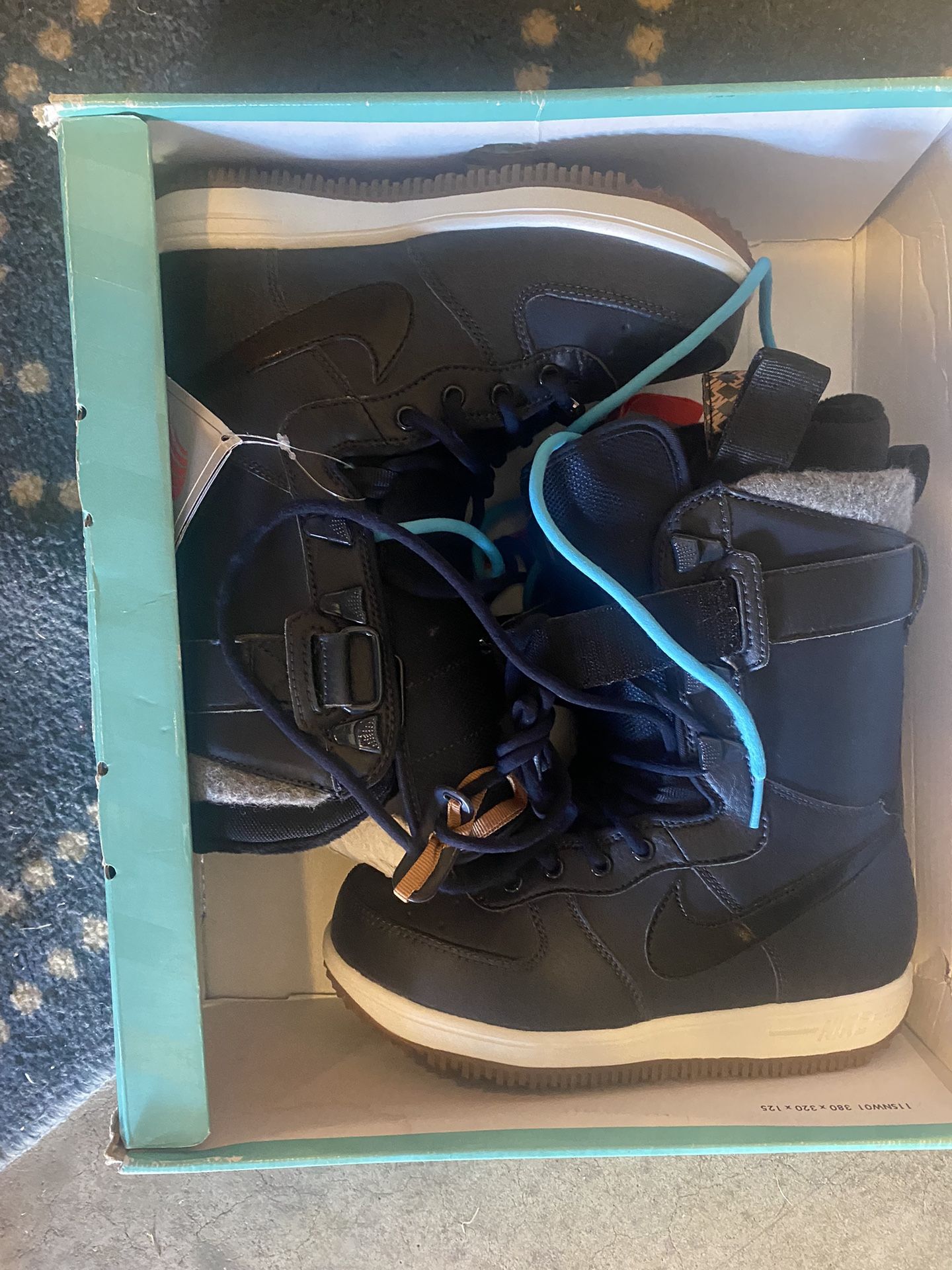 Nike Air Force 1 Snowboard Boots