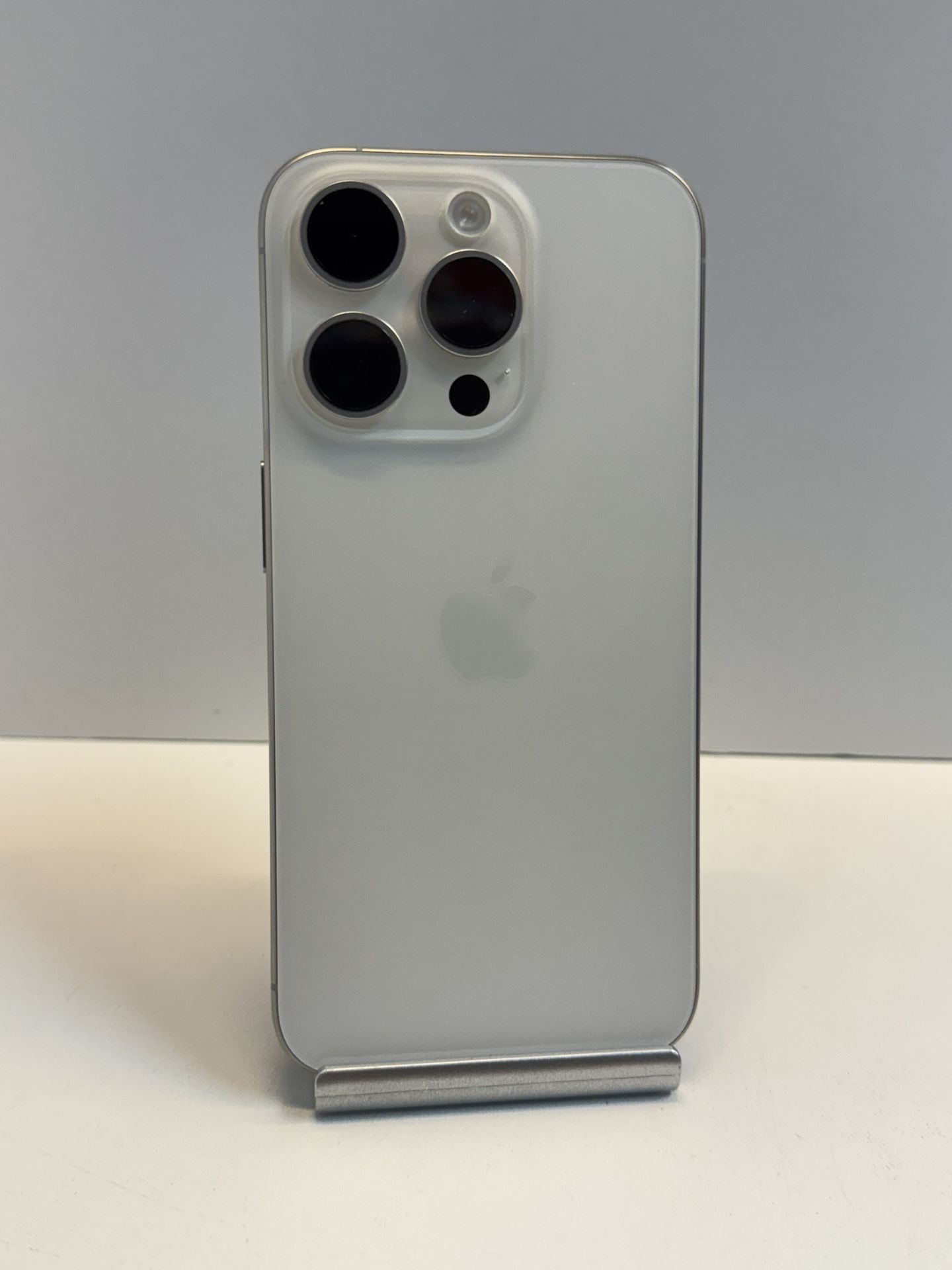 Apple iPhone 15 PRO 128gb. ( Unlocked Cellphone )