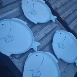 Fish Style Plates (Plastic Not Glass)