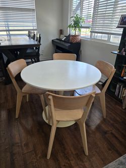 Round 40 in table from IKEA & 4 chairs