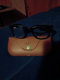 Ray-Ban Meta Smart Glasses with Case