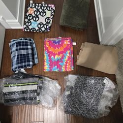 7 Throw Blankets. Used for a hayride. $15