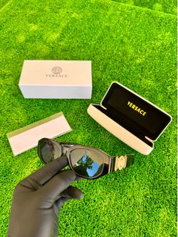 VERSACE Sungl*asses