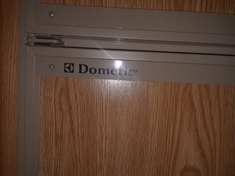 dometic 2611 refrigerator