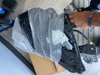 2020-2024 Model Y Rear Right Window Regulator w motor