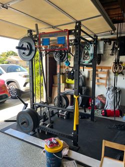 Titan T3 squat rack
