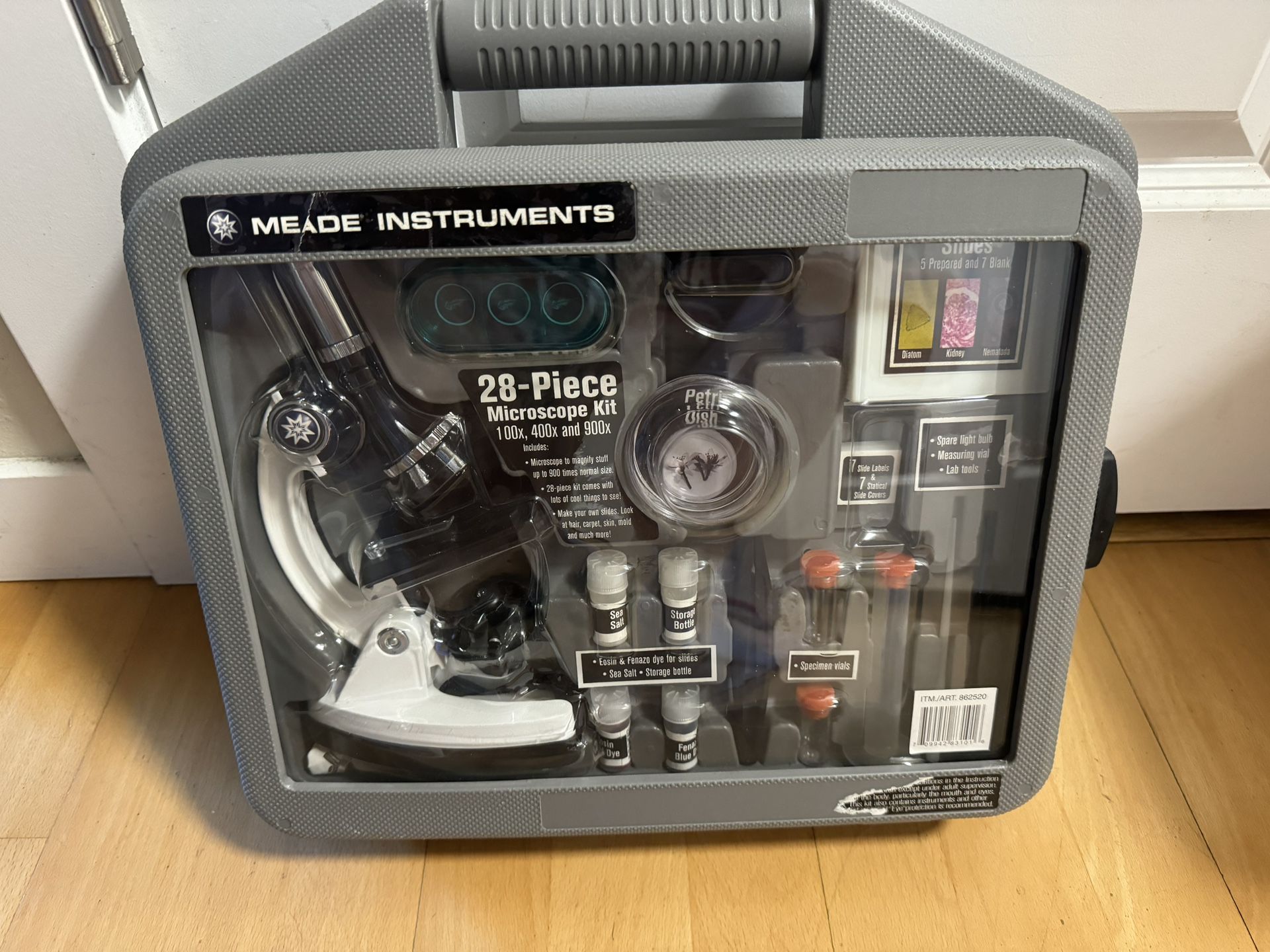 New! “Meade Instruments” Microscope Set