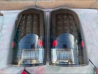 09-18 RAM Taillights Tail Lights Luces Traseras