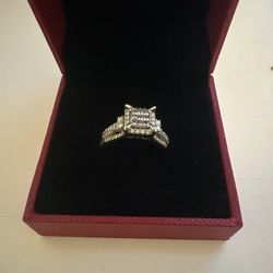 Diamond cluster ring