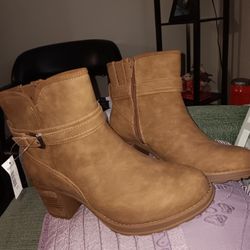 Plus Size Boots