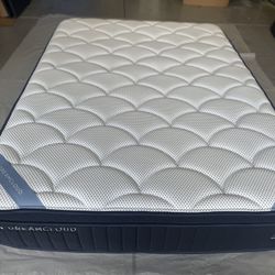 Dreamcloud Premier Queen Mattress