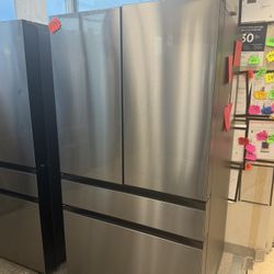 Samsung Bespoke 4 Door With A Hidden Water Dispenser 