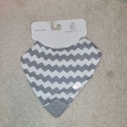 Reversible teething bib