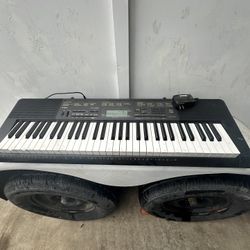 Keyboard With Plug In