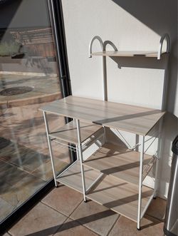Modern Kitchen Baker’s Rack / Microwave Cart