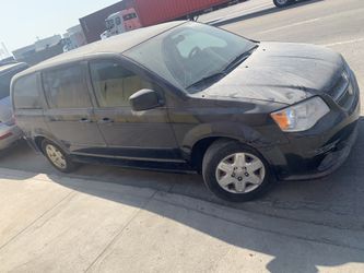 Parting out 2012 Dodge Grand Caravan