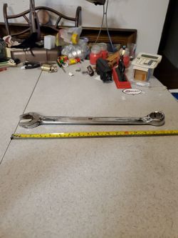 HUSKY  1-1 /4   WRENCH
