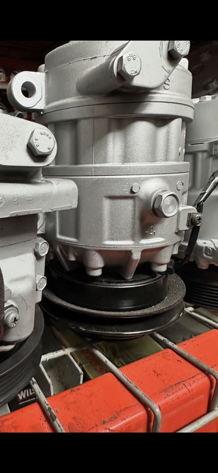 AC COMPRESSOR