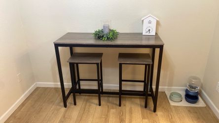 Farmhouse pub table & chairs