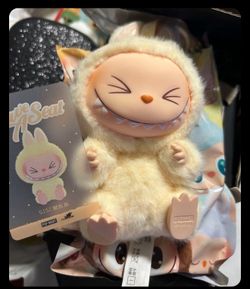 Pop Mart Labubu “Sisi”