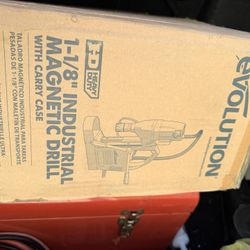 Evolution   1- 1/8β  Industrial Magnetic Drill With Carry Case