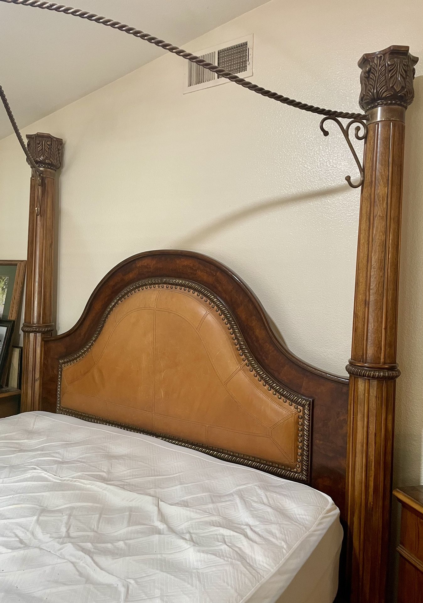 Cal King Bed / Recámara 