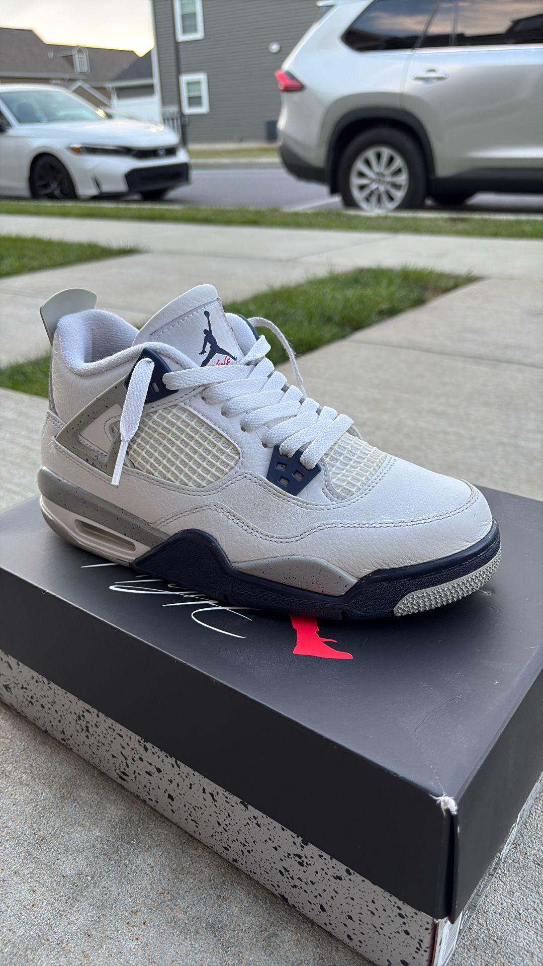 Jordan 4 Midnight Navy (Men Size 6)