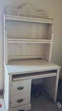 Computer desk
