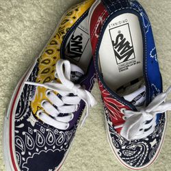 Like New VANS WOMENS 8 SNEAKERS