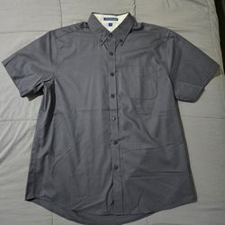 Men's button down short sleeve shirt