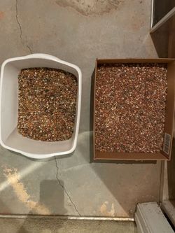 Free Aquarium / fish tank substrate