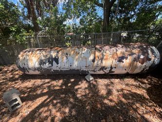 1000 Gallon Propane Tank