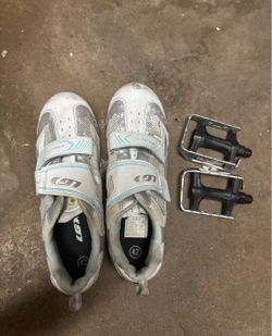 Bike shoes and pedals